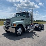 2018 Mack CHU613 Gold Dog